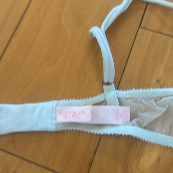 Victoria Secret Very Sexy Push Up Bra.Mint with lace - Picture 3 of 3